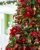 Kit 16 Enfeites de Natal Tradicional Vermelho e Verde com Papai Noel, Presentes e Árvores - Imagem 2