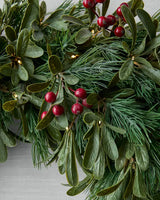 Guirlanda de Natal 90 cm com LED, Folhagens Verdes e Frutas Vermelhas - Imagem 3